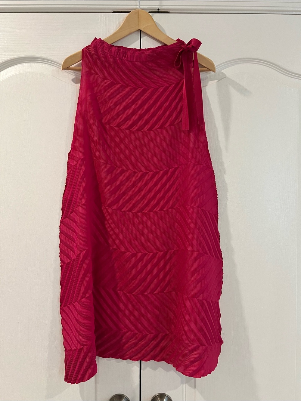Issey Miyake Cauliflower Fuchsia Textured Sleeveless Tunic with Neck Tie